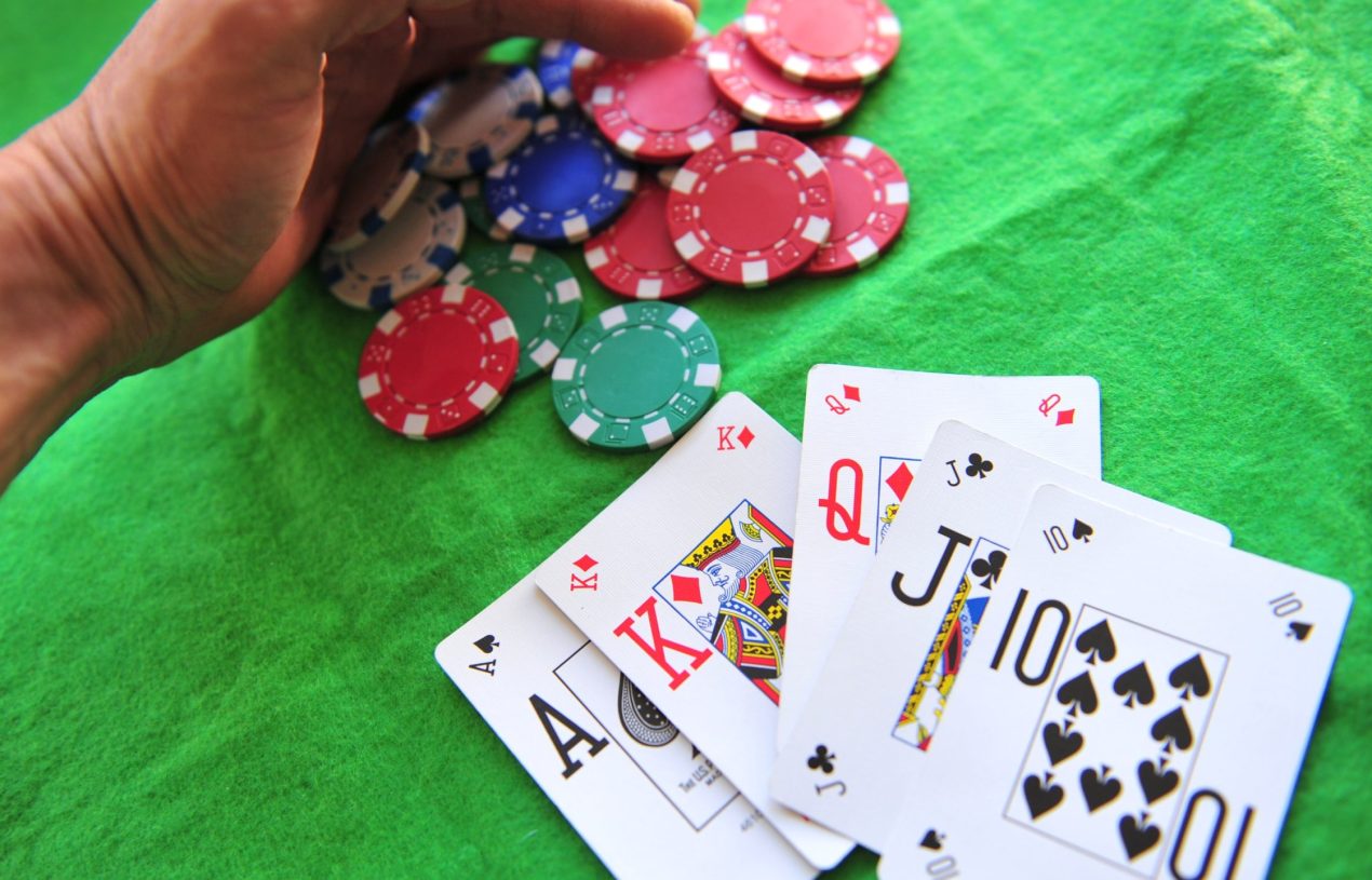 Strategi Memainkan Pair Dalam Fourth Street Stud Poker